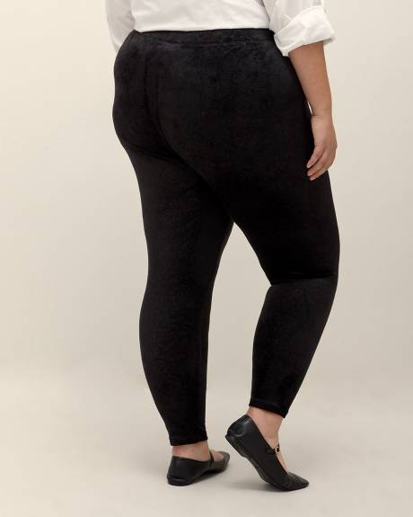 Black Embossed Velour Legging - PENN. Essentials