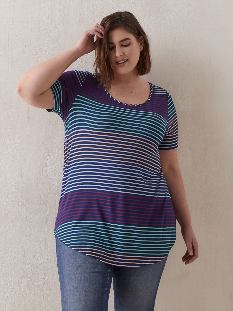 Modern-Fit Scooped Neck Printed Tee - In Every Story