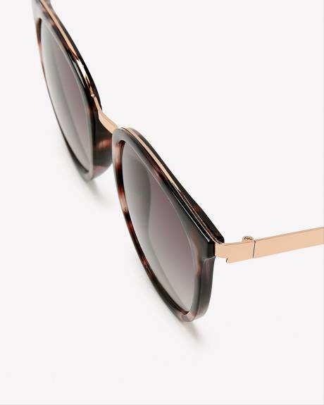 Round Tortoise Sunglasses with Metal Temples