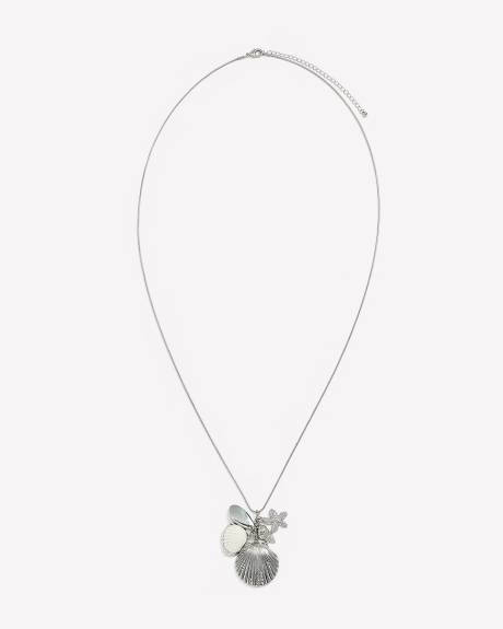 Long collier à mailles serpent avec pendentif en coquillage