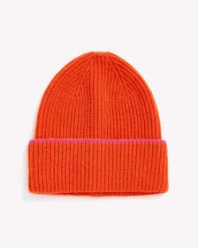 Bonnet en tricot orange avec rebord rose