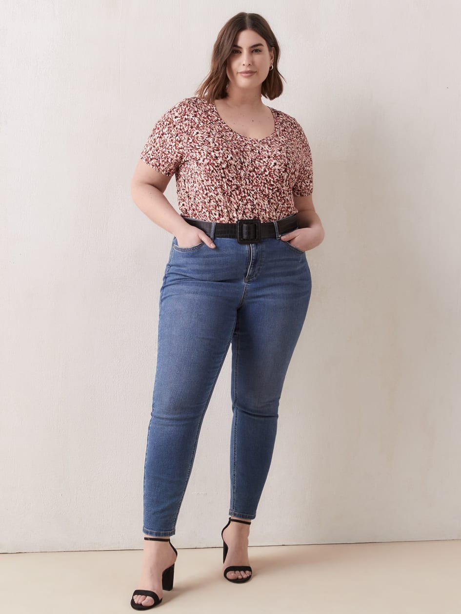 Modern-Fit Scooped Neck Printed Tee - In Every Story
