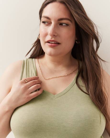 Modern-Fit Sleeveless V-Neck Tunic
