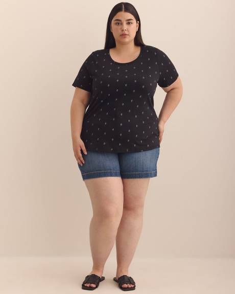 Curvy-Fit Short-Sleeve Tee - PENN. Essentials