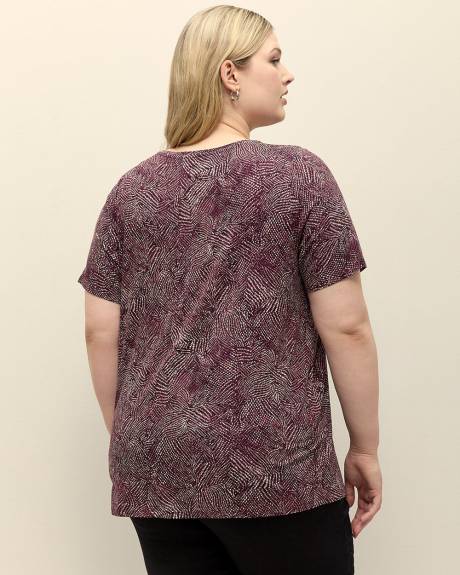 Modern-Fit Short-Sleeve V-Neck Tee - PENN. Essentials
