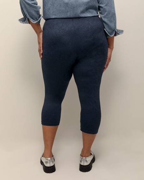 Floral Textured Fashion Capri Legging - PENN. Essentials