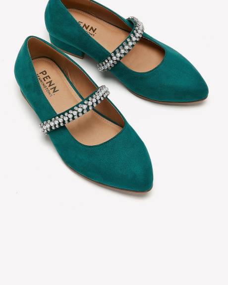 Chaussures pointues à talon plat avec bande décorative, pied très large