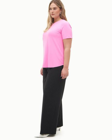 T-shirt à col rond en tricot côtelé, coupe moderne, tissu responsable - Addition Elle