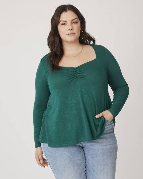 Solid Long-Sleeve Swing Knit Top