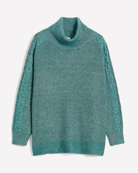 Pull à col cagoule avec mailles torsadées sur les manches, tissu responsable
