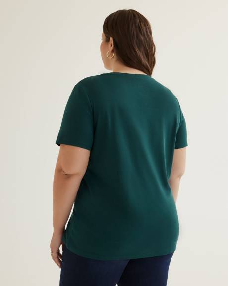 Boyfriend-Fit Short-Sleeve V-Neck Tee - PENN. Essentials