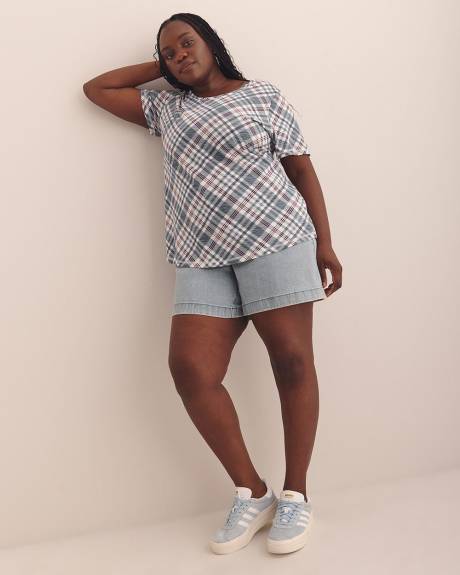 Printed Curvy-Fit Crewneck Tee - PENN. Essentials