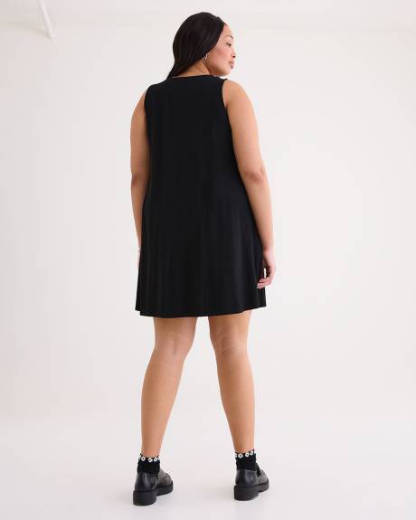 Responsible, Sleeveless Swing Dress with Pockets