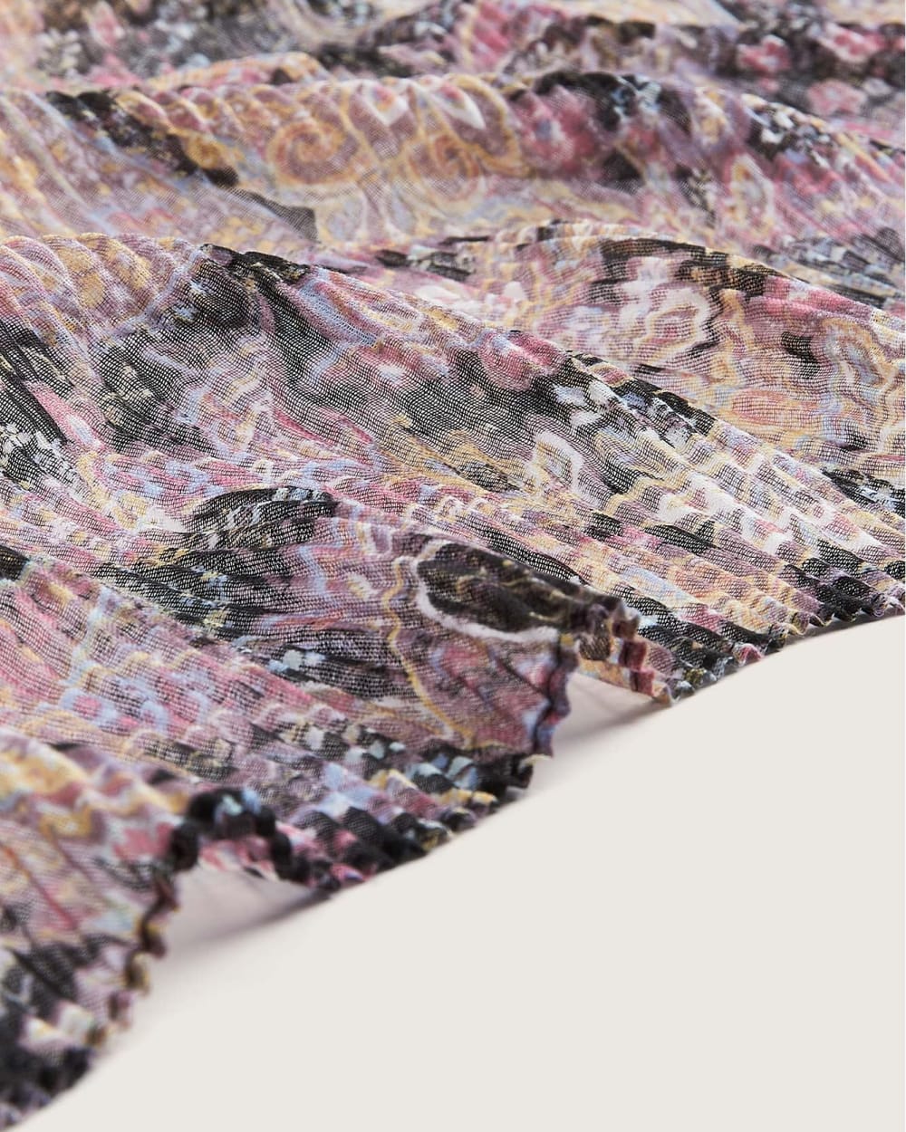 Écharpe légère plissée à motif cachemire