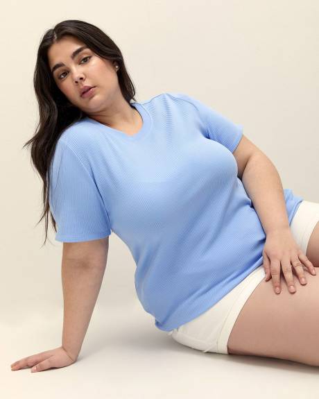Curvy-Fit Rib Crewneck Tee - PENN. Essentials