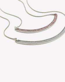 Collier court à deux chaînes ornées de papier scintillant rose et argent