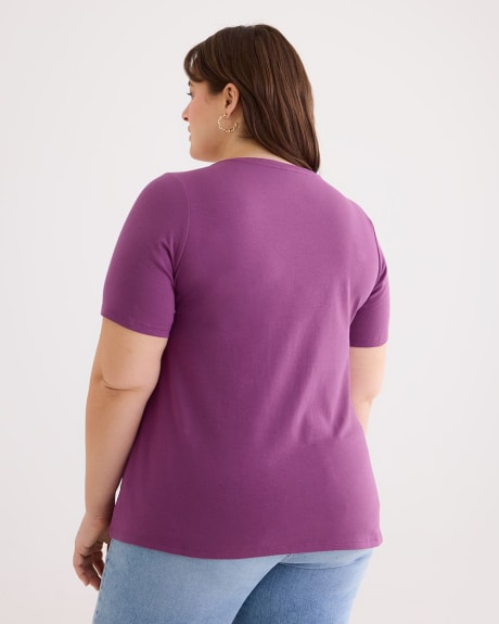 Short-Sleeve Round-Neck Fitted Tee