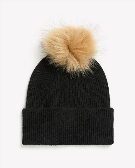 Black Ribbed Beanie with Pompom