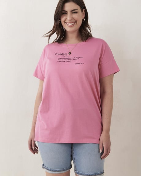 Front Print Crew-Neck Tee with High-Low Hem