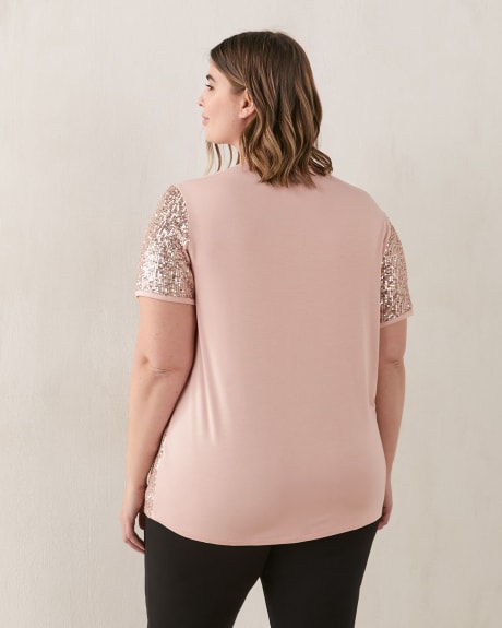 Knit Top With Sequins At Front - In Every Story