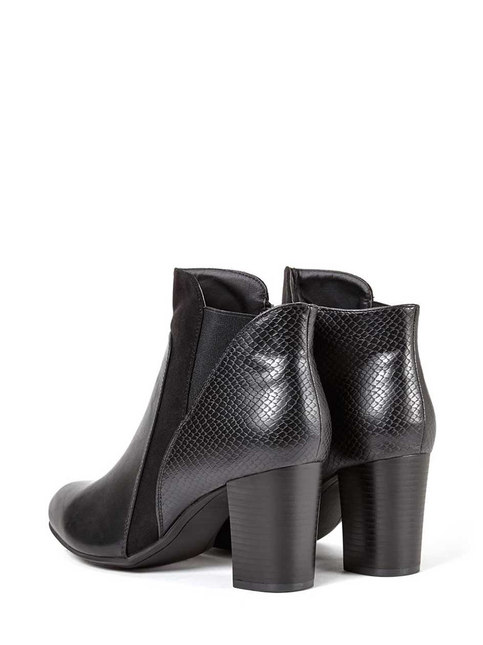 wide width booties size 9