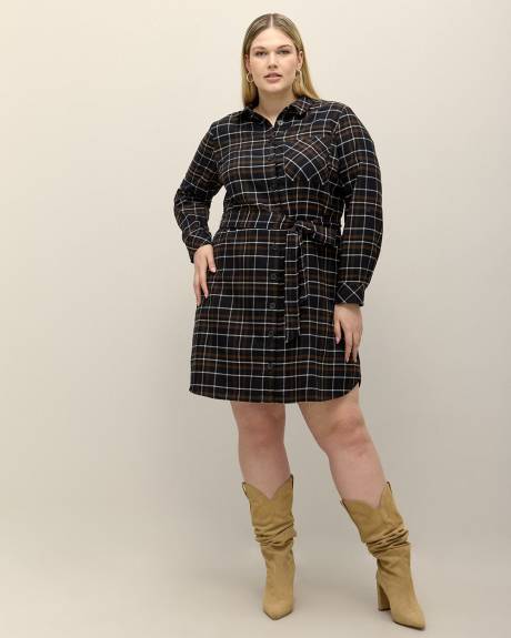Robe-chemisier carreautée mi-longue avec ceinture