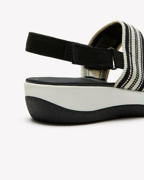 Sandale à deux bandes Arla Stroll, pied large - Clarks