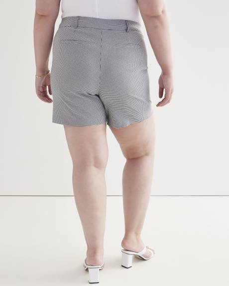Short à carreaux, coupe ingénieuse