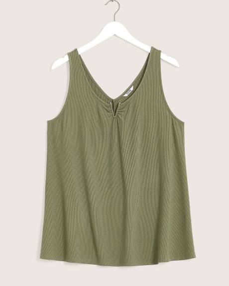 Responsible, Sleeveless Long V-Detailed Neckline Top