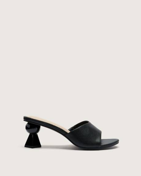 sandale talon pied large