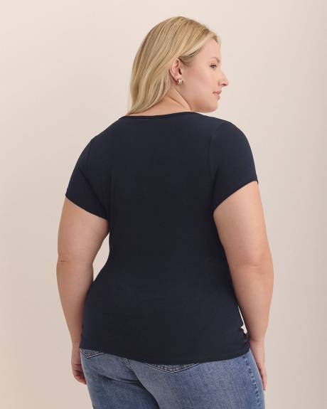T-shirt ajusté à encolure arrondie - Addition Elle - Essentiels PENN.