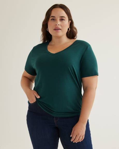 Boyfriend-Fit Short-Sleeve V-Neck Tee - PENN. Essentials