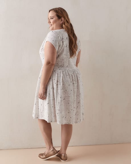 Short-Sleeve Dress With Gathered Waist - In Every Story