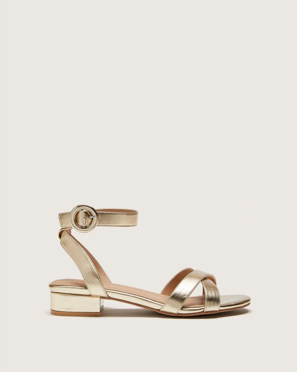 sandale attache cheville