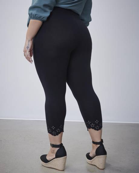 Fashion Capri Legging with Eyelet Embroidery
