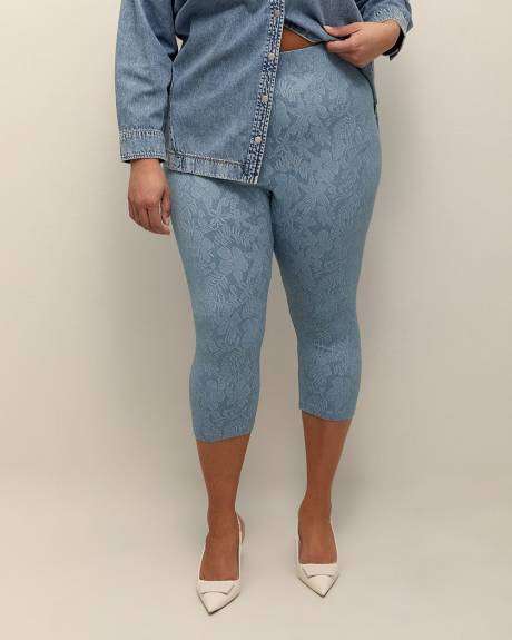 Floral Textured Fashion Capri Legging - PENN. Essentials
