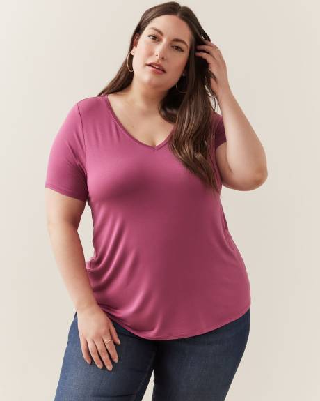 Modern-Fit Short-Sleeve V-Neck Tee