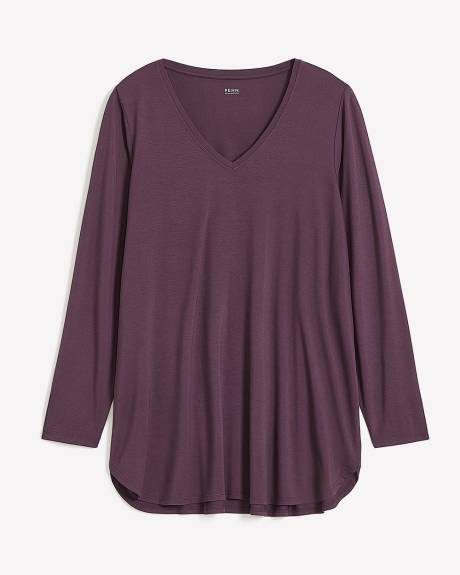 Long-Sleeve V-Neck Tunic Tee - PENN. Essentials