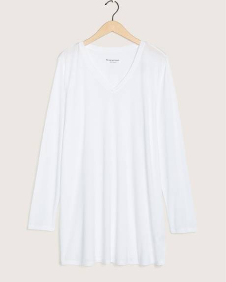 Girlfriend Tunic with V-Neck - PENN. Essentials