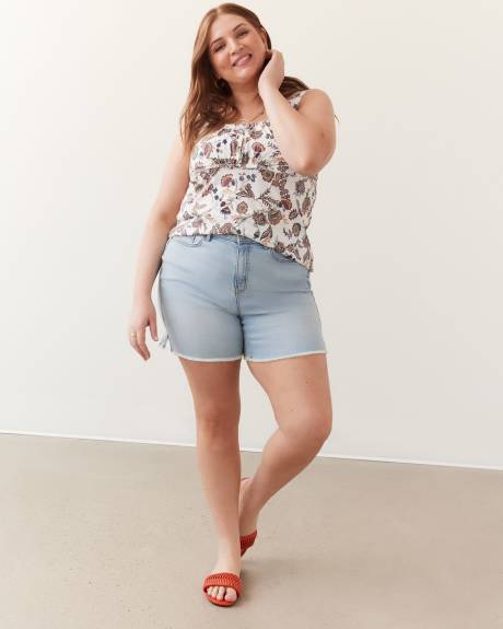 Responsible, Curvy-Fit Frayed Hem Denim Shorts, Light Wash - d/C JEANS