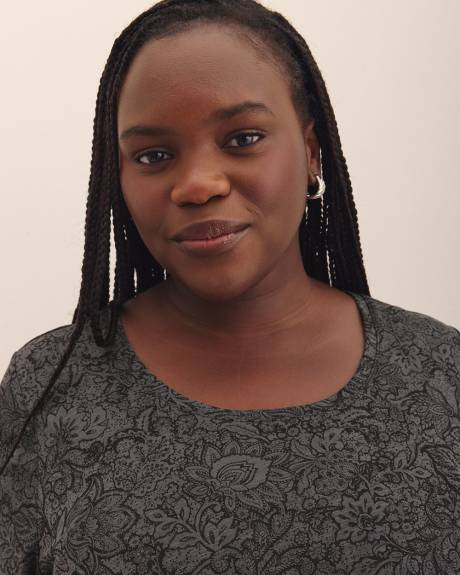 Printed Curvy-Fit T-Shirt - PENN. Essentials