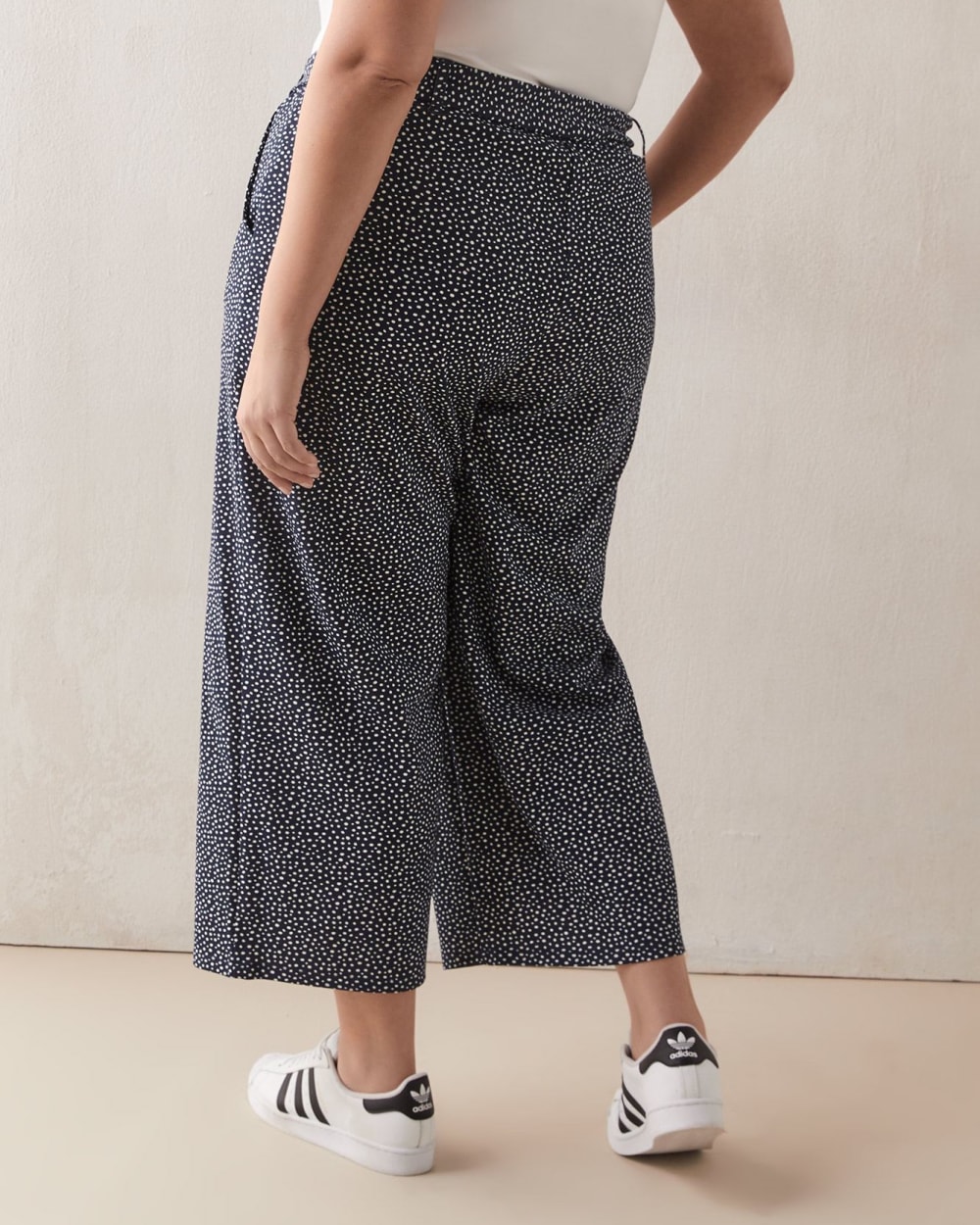 Printed Wide-Leg Crop Pants With Belt - In Every Story