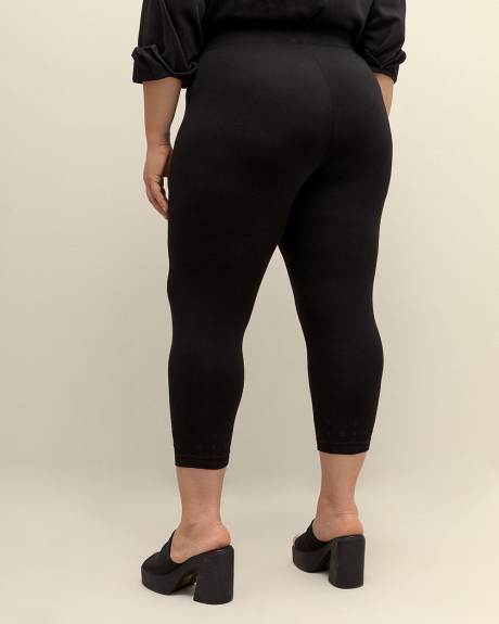 Capri Legging with Eyelet Embroidery at Hem - PENN. Essentials