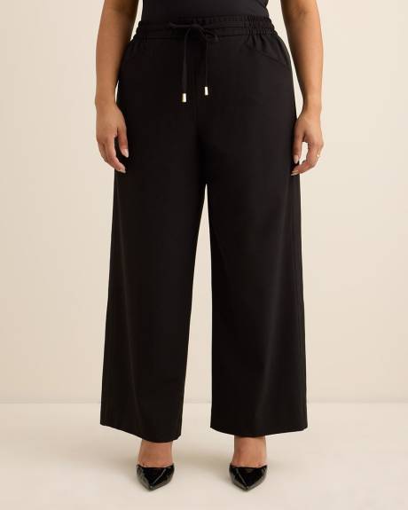 Pantalon à enfiler noir style smoking à jambe évasée Pantalon à enfiler noir style smoking à jambe évasée