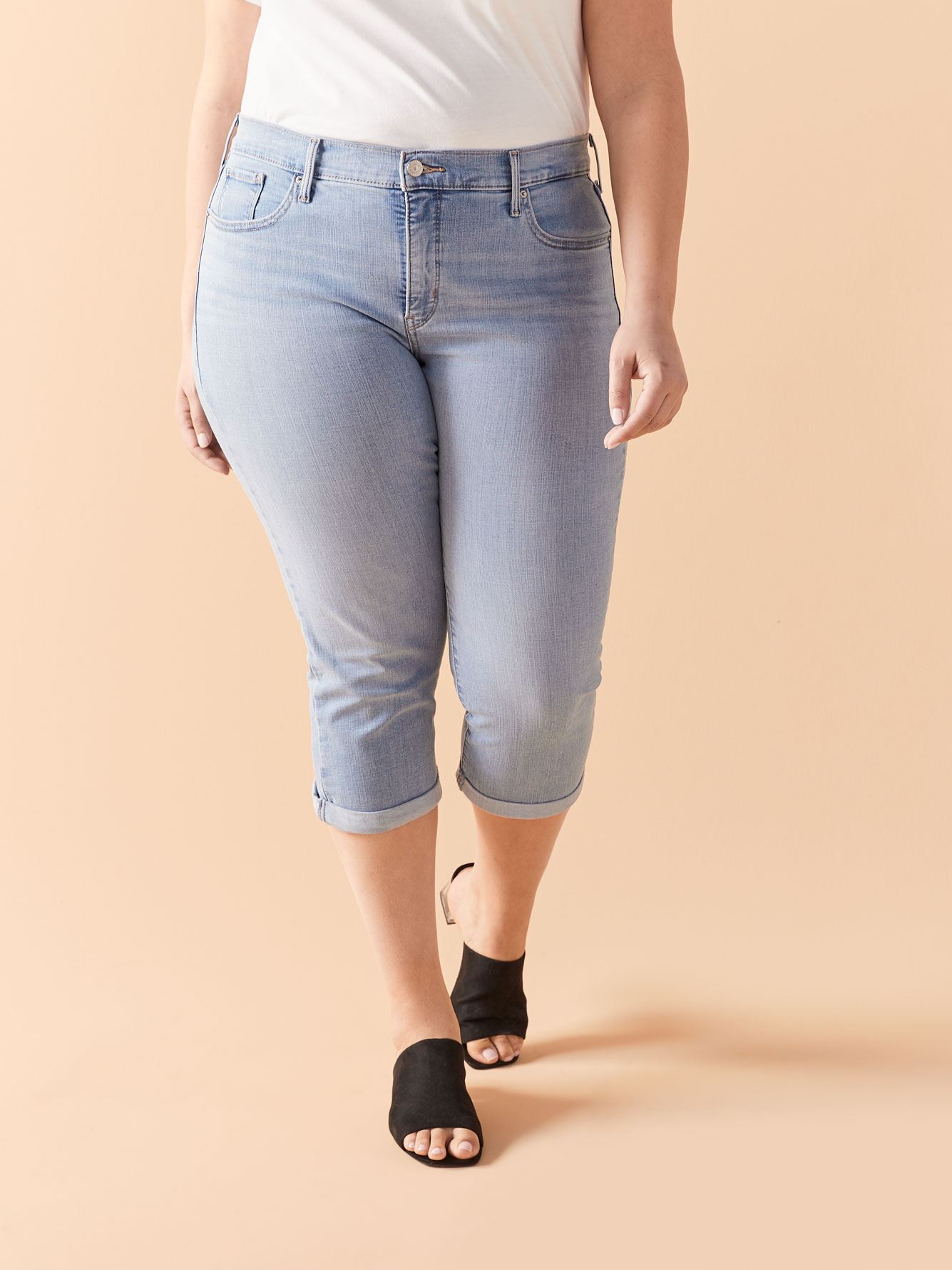 levi capris plus size