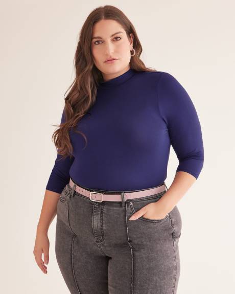 Responsible, Mock-Neck T-Shirt - PENN. Essentials