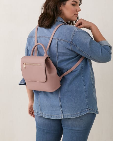 Back Pack With Flap Closure