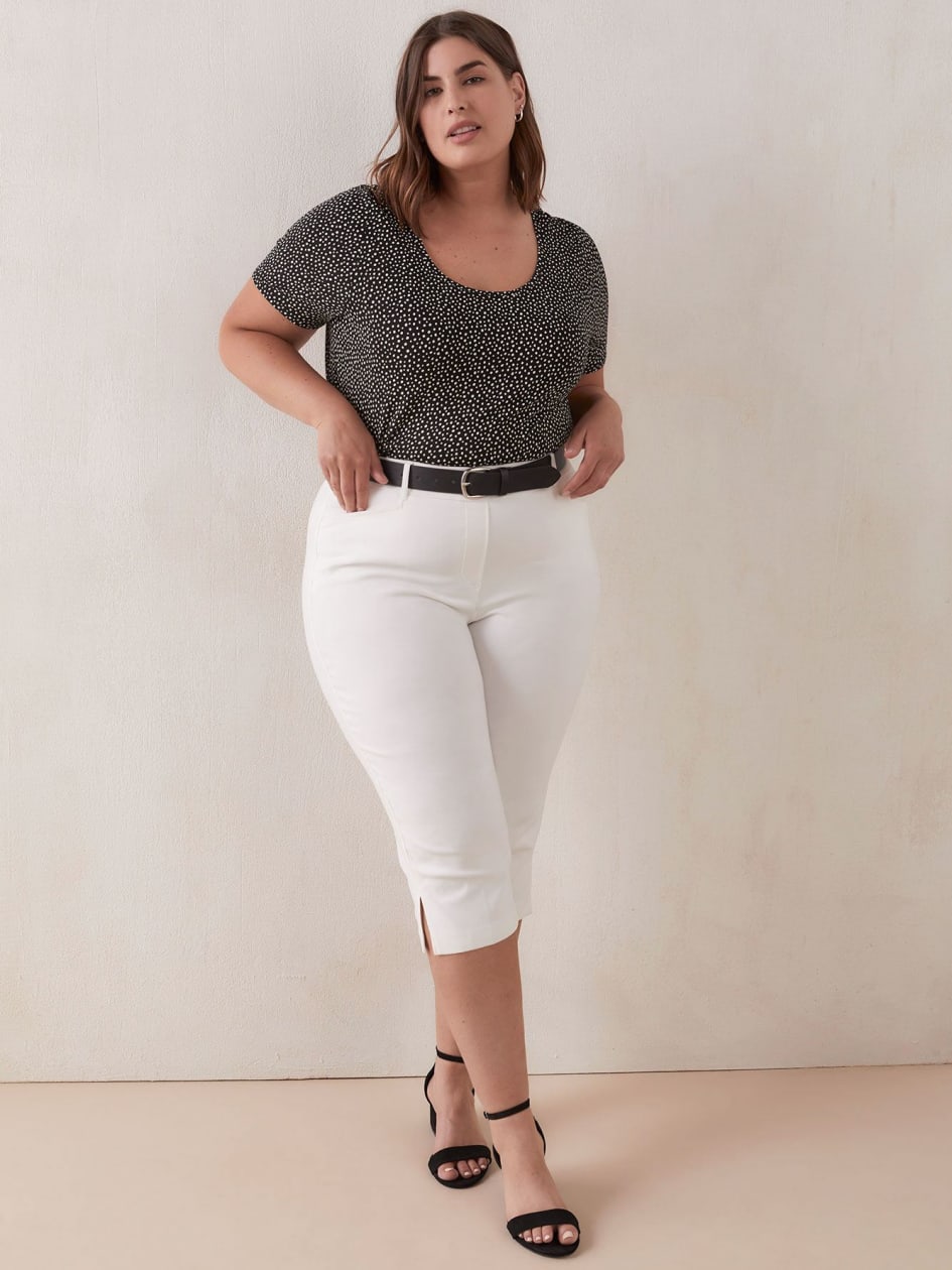Modern-Fit Scooped Neck Printed Tee - In Every Story