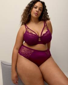 Cheeky Brief with Lace and Peekaboo Strings - Déesse Collection