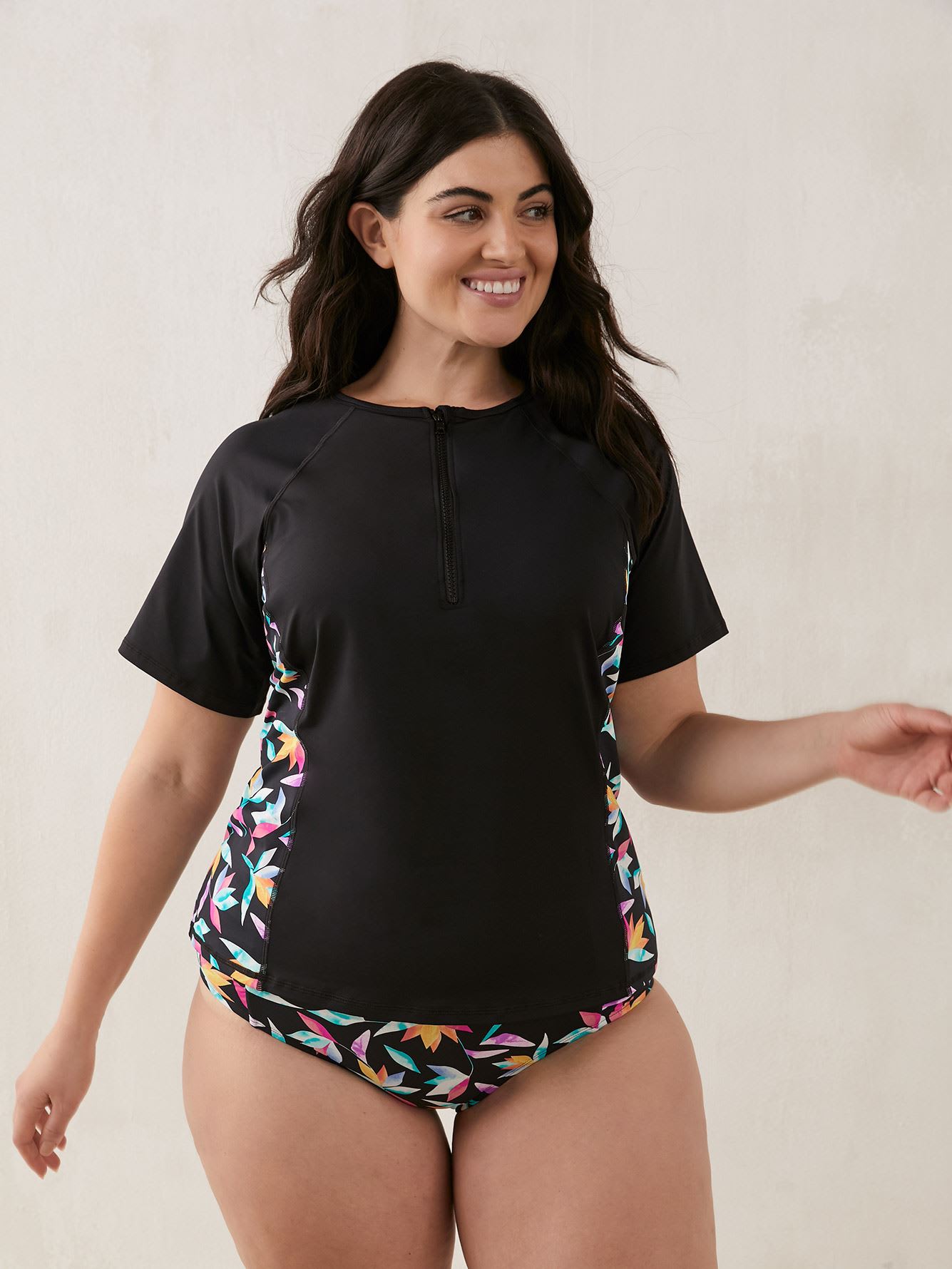 Printed Rash Guard With Built-in Bra - In Every Story